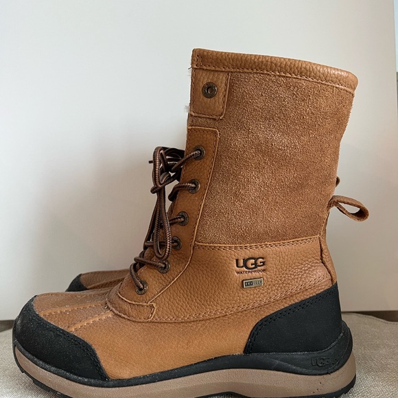 UGG Women's Tan and Black Winter Boots - Picture 5 of 7